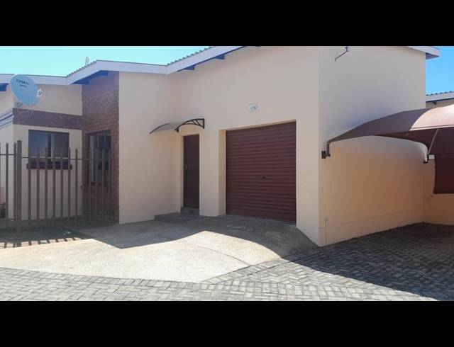 2 BEDROOM TOWNHOUSE FOR SALE IN BENDOR
